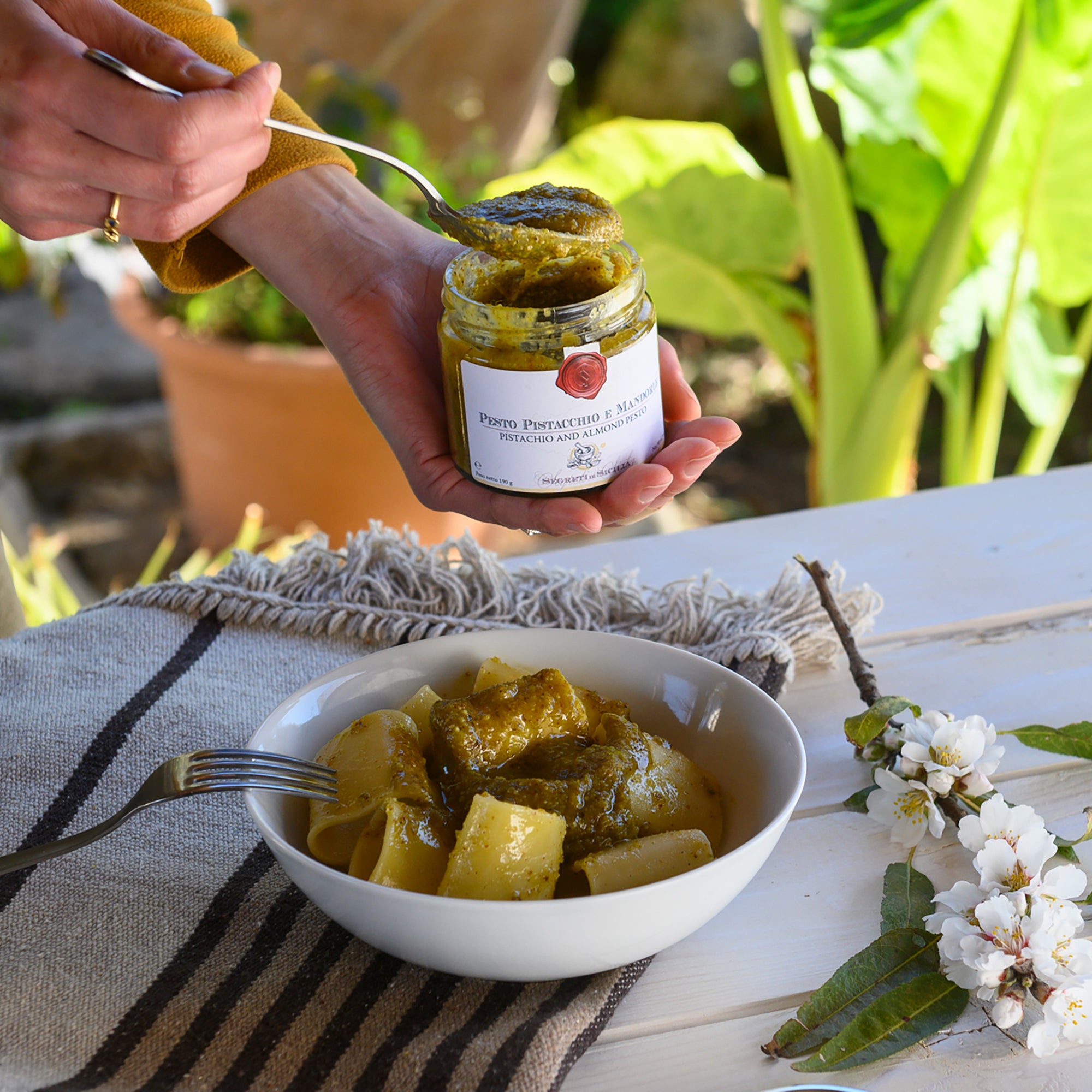 Frantoi Cutrera Pistachio and Almond Pesto